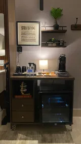 Elegant hotel studio - Image 5