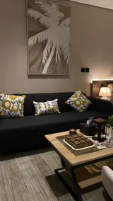 Elegant hotel studio - Image 4