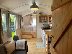 Large Shepherd’s Hut With Garden - Image 2