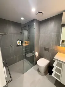 Stylish Canberra CBD Apartment for 6 - Image 3
