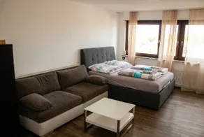 Modernes Apartment im Herzen Ludwigsburgs mit Netflix & DAZN - Image 2