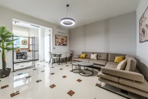 Spacious 1 BR Premium Apartment with Free Parking - Image 2