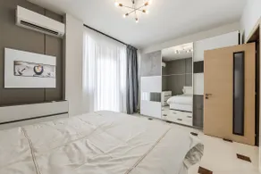 Spacious 1 BR Premium Apartment with Free Parking - Image 3