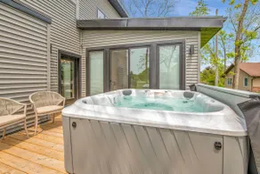 Modern Glass Haus - Special Summer Weekday Pricing - Image 3