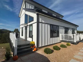 Entire home, 3 bedrooms, 4 beds, 2 baths, views - Image 2