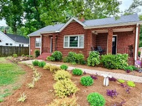 Firefly Bungalow | Merry & Bright - Image 2