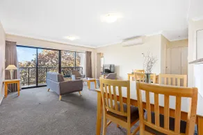 Executive Apartment, Parking, Pool in Perth - Image 4