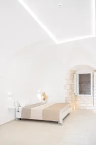 The House of Petrone - Image 2