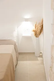 The House of Petrone - Image 4