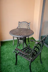1BR Apartment With Balcony Top Floor Sleeps 3 by BlueCloud holidays - Image 4