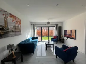 Contractors/Free Parking/3 Bed 3 showers/Garden - Image 2