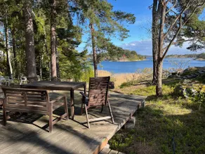 House located by a private sandy beach - Image 4