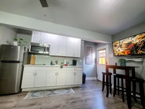 Cozy & Fully Equipped Studio, Short / Long Stays - Image 2
