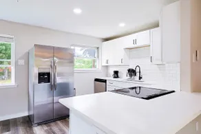 Luxury 4BR Retreat 10 Mins to Downtown & Lake - Image 3