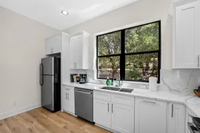 Luxury 2BR Loft + Rooftop Deck - Image 5
