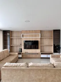 Spacious, modern and central apartment - Image 3