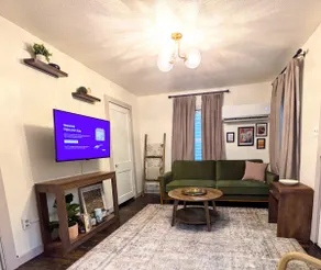 Charming Cottage-12 miles to FLW. - Image 3