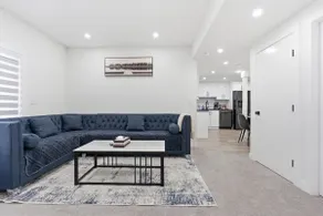 Modern 2 BR Walkout Suite 15 Mins to Airport - Image 2