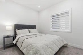 Modern 2 BR Walkout Suite 15 Mins to Airport - Image 5