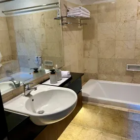 Apartment 3 BR Luxurious Braga Citywalk - Image 5