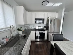 Elegant 3BR 2bath w/ Patio | Great Location - Image 5