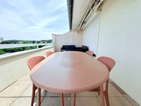 Beautiful 3-bedroom apartment on the top floor with parking - Meyzieu - Image 2