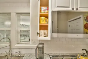 NEW! Upscale 3Bed~Parking~W&D~ Near MBTA - Image 4