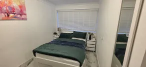 private Guest suit , shower,Kitchenet , free parking - Image 5