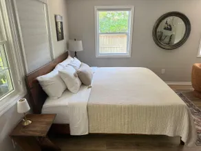 Cozy Coastal Cove * King Bed- 5 miles to WB - Image 3