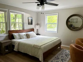 Cozy Coastal Cove * King Bed- 5 miles to WB - Image 4