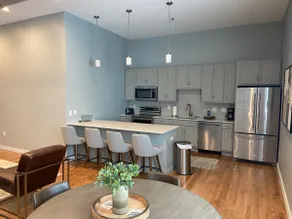 Apt 205 at The W on Broadway - Image 4