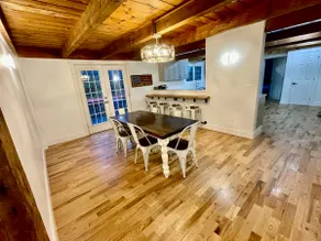 Harbor Haven Farmhouse - Image 4