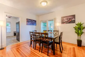 Cozy 4BDR, Tufts, Train, Parking, 10 min to Boston - Image 4