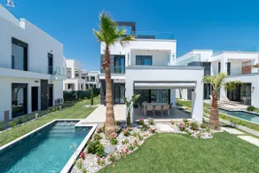Olympiada 3Bedroom Villa Private Pool & Rooftop - Image 4