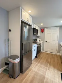 Stylish 2BR w/ Backyard | 25 Min to NYC | Sleeps 6 - Image 5