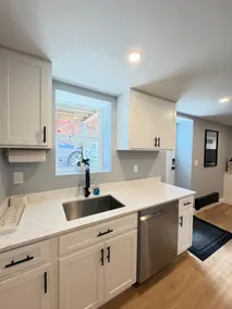 Stylish 2BR w/ Backyard | 25 Min to NYC | Sleeps 6 - Image 4