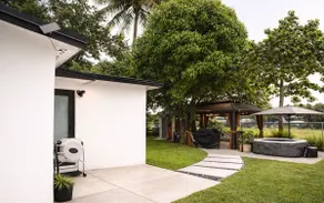 Steps to Stadium| Huge Yard & Spa | Views to Canal - Image 5