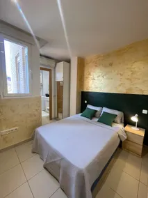 Cozy Modern Downtown Apartment - Image 4