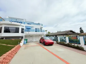 6BR5BA Villa Hot Tub Steps to Beach Parking - Image 3