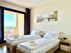 Cosher Gardenia Palace Apt 6 Free Parking - Image 2