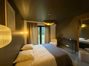 Modern 4-bedroom house - Image 3