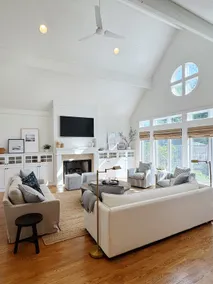 Designer home in Union Pier: steps to deeded beach - Image 2