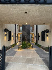 Stylish 3BR | minutes from Boulevard | Al-Majdiyah - Image 4