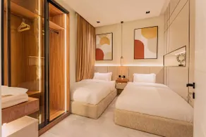 Stylish 3BR | minutes from Boulevard | Al-Majdiyah - Image 5