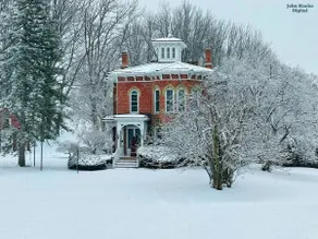 Luxury Home with pool-Historic Strawberry Castle - Image 3