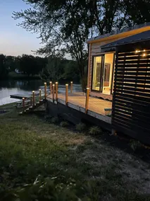Odessa MO Waterfront Loft + private hot tub - Image 2