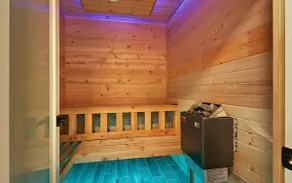 Glamorous: Sauna & Bar - Image 3