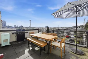 Traveler's Dream Cityscape Home +Space Needle view - Image 2