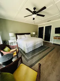 Private independent suite near UF & Shands - Image 2