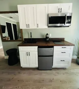 Private independent suite near UF & Shands - Image 3